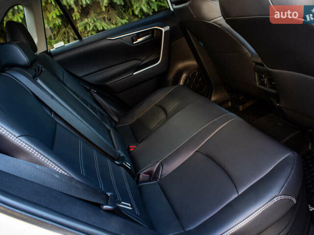 Белый Тойота РАВ 4, объемом двигателя 2.49 л и пробегом 3 тыс. км за 42000 $, фото 40 на Automoto.ua