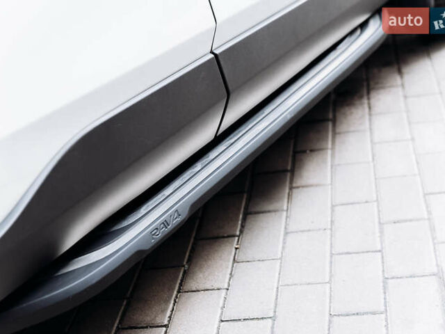 Белый Тойота РАВ 4, объемом двигателя 2.49 л и пробегом 10 тыс. км за 42900 $, фото 19 на Automoto.ua