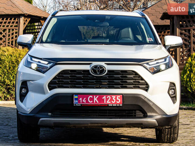 Белый Тойота РАВ 4, объемом двигателя 2.49 л и пробегом 3 тыс. км за 42000 $, фото 2 на Automoto.ua