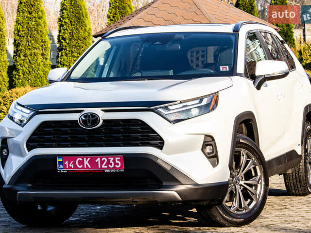 Белый Тойота РАВ 4, объемом двигателя 2.49 л и пробегом 3 тыс. км за 42000 $, фото 4 на Automoto.ua