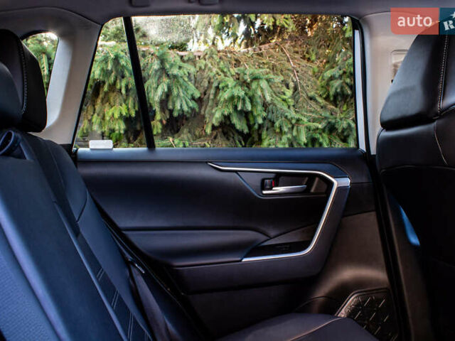 Белый Тойота РАВ 4, объемом двигателя 2.49 л и пробегом 3 тыс. км за 42000 $, фото 41 на Automoto.ua