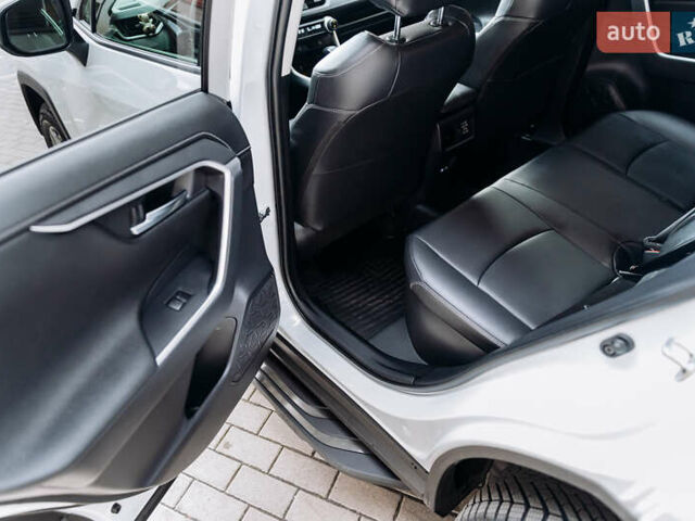 Белый Тойота РАВ 4, объемом двигателя 2.49 л и пробегом 10 тыс. км за 42900 $, фото 45 на Automoto.ua