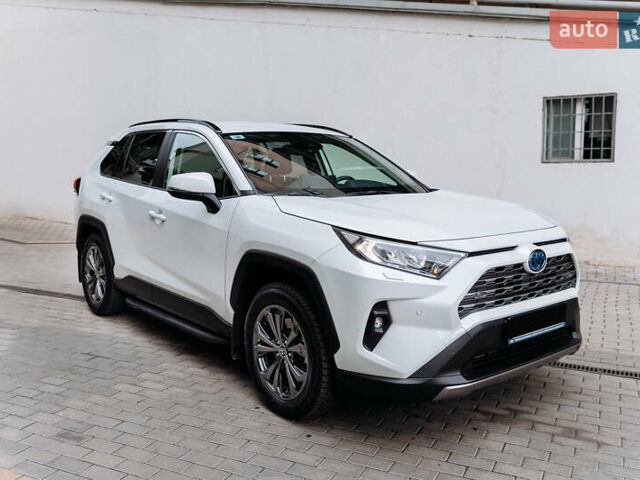 Белый Тойота РАВ 4, объемом двигателя 2.49 л и пробегом 10 тыс. км за 42900 $, фото 1 на Automoto.ua