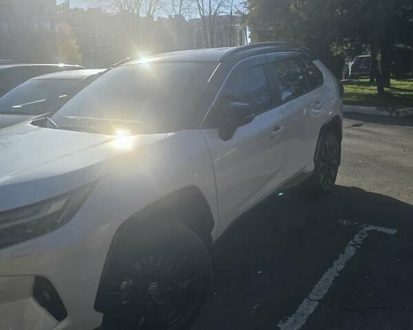 Белый Тойота РАВ 4, объемом двигателя 2.49 л и пробегом 14 тыс. км за 47000 $, фото 1 на Automoto.ua