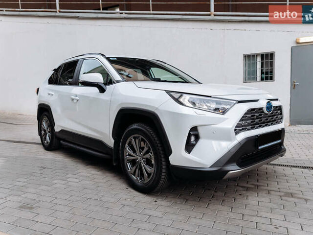 Белый Тойота РАВ 4, объемом двигателя 2.49 л и пробегом 10 тыс. км за 42900 $, фото 3 на Automoto.ua