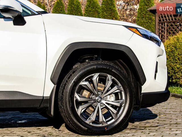 Белый Тойота РАВ 4, объемом двигателя 2.49 л и пробегом 3 тыс. км за 42000 $, фото 7 на Automoto.ua