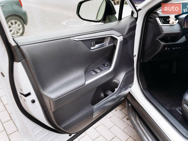 Белый Тойота РАВ 4, объемом двигателя 2.49 л и пробегом 10 тыс. км за 42900 $, фото 29 на Automoto.ua