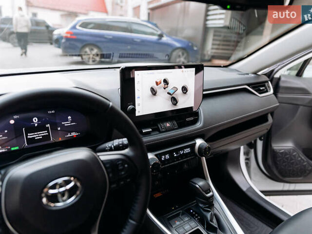 Белый Тойота РАВ 4, объемом двигателя 2.49 л и пробегом 10 тыс. км за 42900 $, фото 32 на Automoto.ua