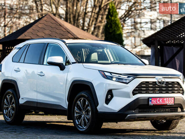 Белый Тойота РАВ 4, объемом двигателя 2.49 л и пробегом 3 тыс. км за 42000 $, фото 3 на Automoto.ua