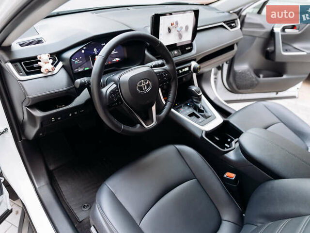 Белый Тойота РАВ 4, объемом двигателя 2.49 л и пробегом 10 тыс. км за 42900 $, фото 26 на Automoto.ua