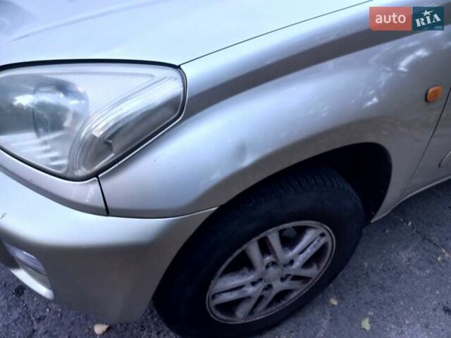 Бежевий Тойота РАВ 4, об'ємом двигуна 2 л та пробігом 280 тис. км за 7500 $, фото 9 на Automoto.ua