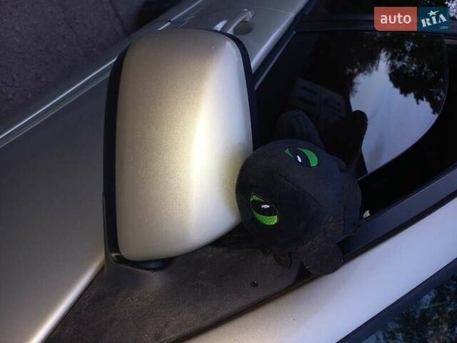 Бежевий Тойота РАВ 4, об'ємом двигуна 2 л та пробігом 280 тис. км за 7500 $, фото 17 на Automoto.ua