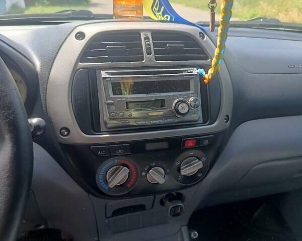 Бежевый Тойота РАВ 4, объемом двигателя 2 л и пробегом 200 тыс. км за 7800 $, фото 8 на Automoto.ua