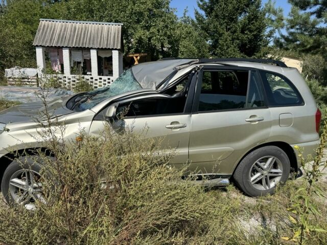 Бежевый Тойота РАВ 4, объемом двигателя 2 л и пробегом 295 тыс. км за 3000 $, фото 5 на Automoto.ua