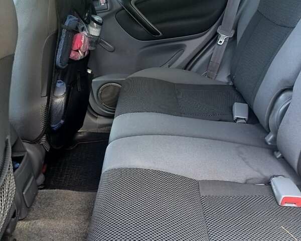 Бежевый Тойота РАВ 4, объемом двигателя 2 л и пробегом 200 тыс. км за 7800 $, фото 13 на Automoto.ua