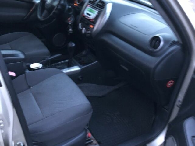 Бежевий Тойота РАВ 4, об'ємом двигуна 2 л та пробігом 330 тис. км за 8500 $, фото 10 на Automoto.ua