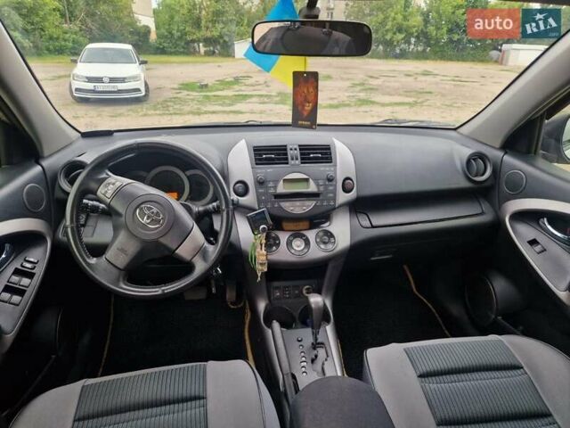 Бежевий Тойота РАВ 4, об'ємом двигуна 2 л та пробігом 193 тис. км за 9999 $, фото 14 на Automoto.ua