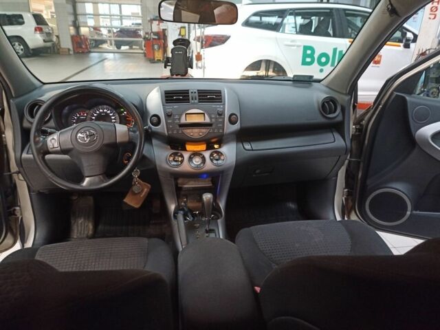 Бежевый Тойота РАВ 4, объемом двигателя 0.2 л и пробегом 250 тыс. км за 2950 $, фото 5 на Automoto.ua