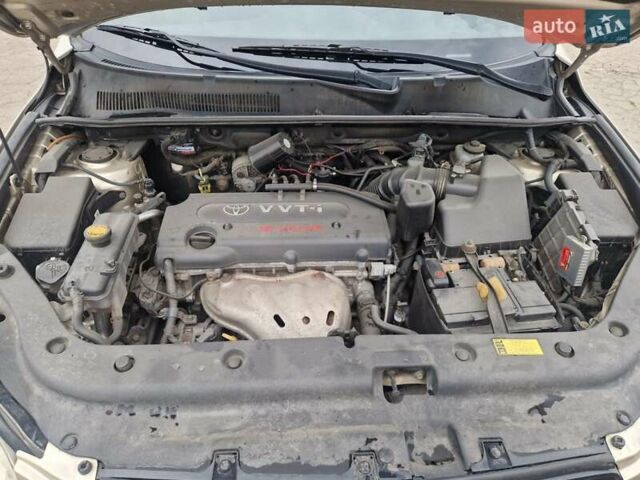 Бежевий Тойота РАВ 4, об'ємом двигуна 2 л та пробігом 193 тис. км за 9999 $, фото 17 на Automoto.ua