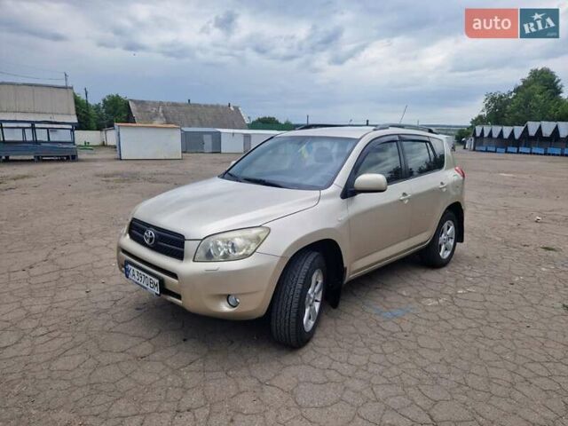 Бежевий Тойота РАВ 4, об'ємом двигуна 2 л та пробігом 193 тис. км за 9999 $, фото 3 на Automoto.ua