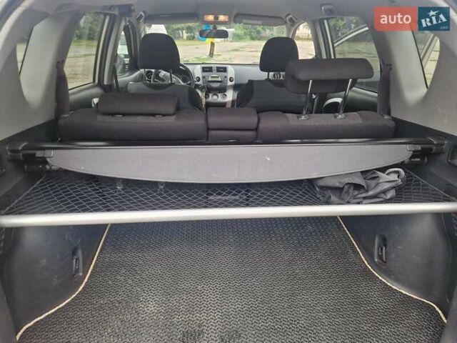 Бежевий Тойота РАВ 4, об'ємом двигуна 2 л та пробігом 193 тис. км за 9999 $, фото 13 на Automoto.ua