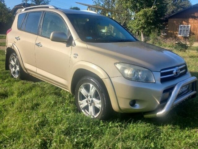 Бежевый Тойота РАВ 4, объемом двигателя 2.2 л и пробегом 270 тыс. км за 9000 $, фото 4 на Automoto.ua