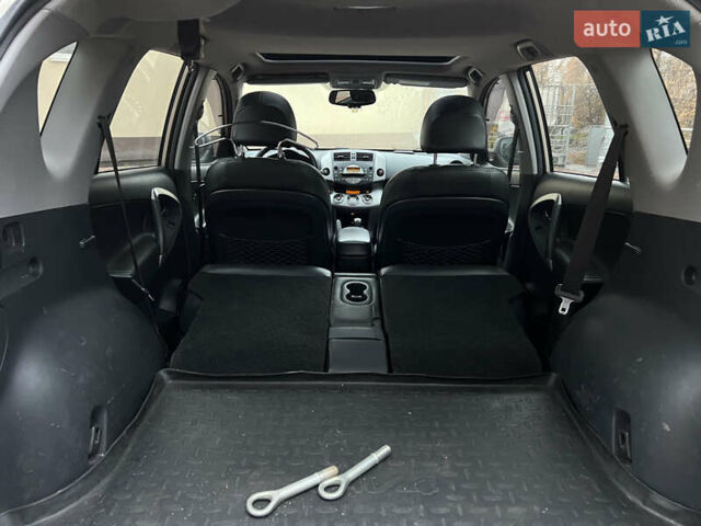 Бежевий Тойота РАВ 4, об'ємом двигуна 2 л та пробігом 230 тис. км за 10300 $, фото 25 на Automoto.ua