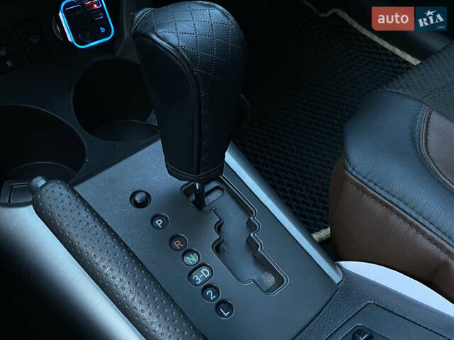 Бежевий Тойота РАВ 4, об'ємом двигуна 2 л та пробігом 253 тис. км за 9299 $, фото 12 на Automoto.ua