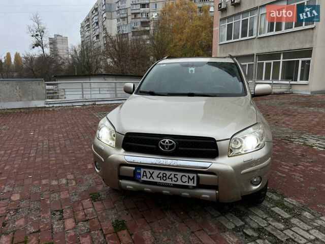 Бежевий Тойота РАВ 4, об'ємом двигуна 2 л та пробігом 230 тис. км за 10300 $, фото 19 на Automoto.ua