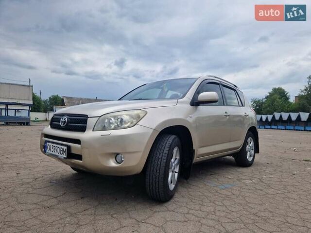 Бежевий Тойота РАВ 4, об'ємом двигуна 2 л та пробігом 193 тис. км за 9999 $, фото 2 на Automoto.ua