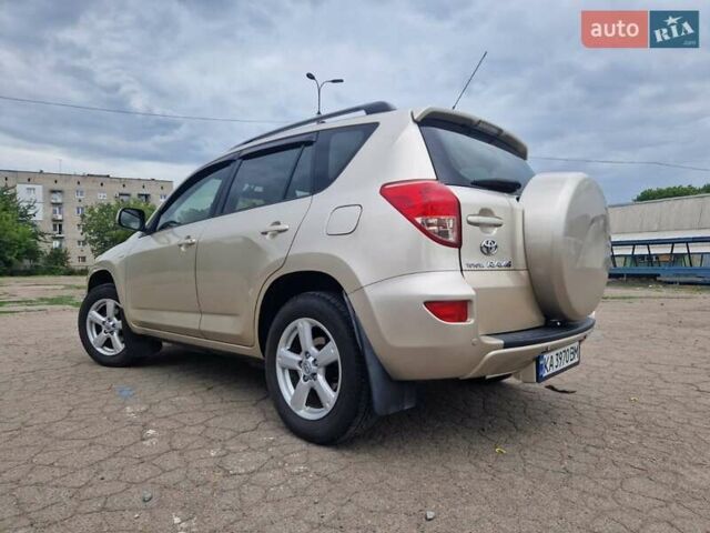 Бежевий Тойота РАВ 4, об'ємом двигуна 2 л та пробігом 193 тис. км за 9999 $, фото 7 на Automoto.ua