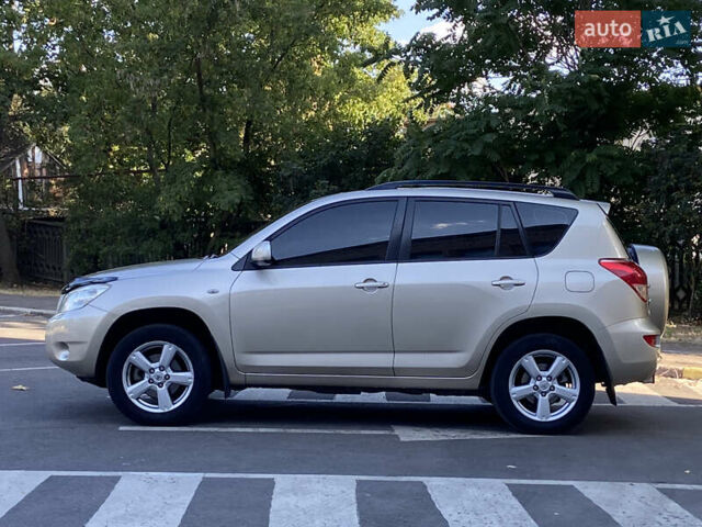 Бежевий Тойота РАВ 4, об'ємом двигуна 2 л та пробігом 253 тис. км за 9299 $, фото 2 на Automoto.ua