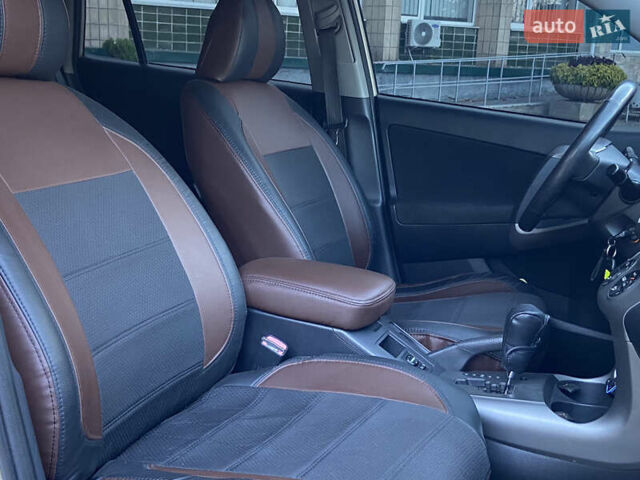 Бежевий Тойота РАВ 4, об'ємом двигуна 2 л та пробігом 253 тис. км за 9299 $, фото 15 на Automoto.ua