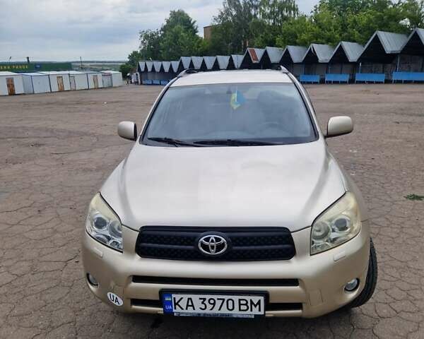 Бежевий Тойота РАВ 4, об'ємом двигуна 2 л та пробігом 193 тис. км за 9999 $, фото 10 на Automoto.ua