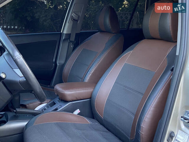 Бежевий Тойота РАВ 4, об'ємом двигуна 2 л та пробігом 253 тис. км за 9299 $, фото 9 на Automoto.ua