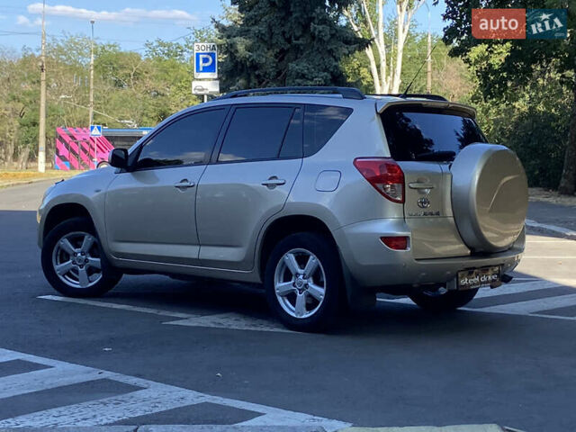 Бежевий Тойота РАВ 4, об'ємом двигуна 2 л та пробігом 253 тис. км за 9299 $, фото 4 на Automoto.ua