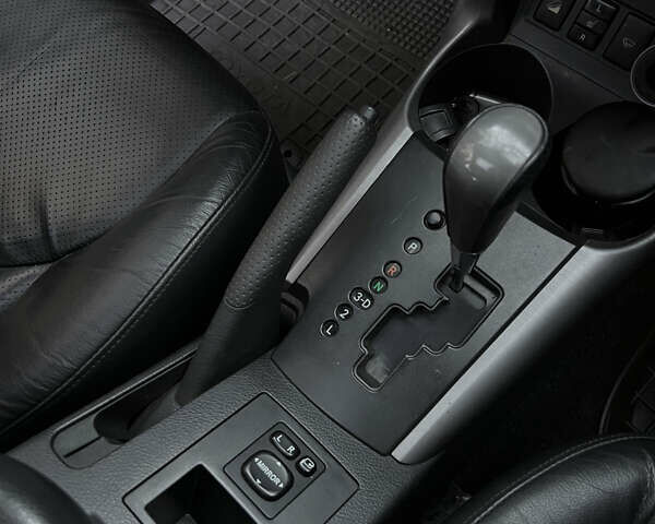 Бежевий Тойота РАВ 4, об'ємом двигуна 2 л та пробігом 230 тис. км за 10300 $, фото 7 на Automoto.ua