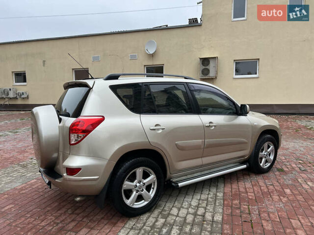 Бежевий Тойота РАВ 4, об'ємом двигуна 2 л та пробігом 230 тис. км за 10300 $, фото 1 на Automoto.ua