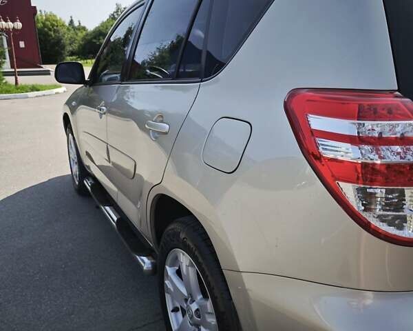 Бежевый Тойота РАВ 4, объемом двигателя 2 л и пробегом 240 тыс. км за 11799 $, фото 25 на Automoto.ua