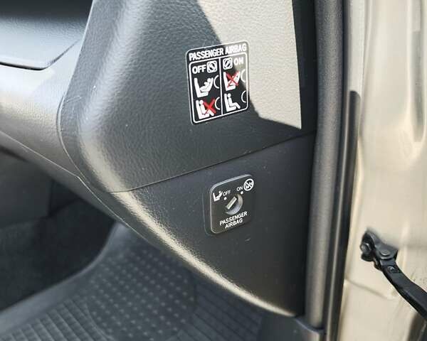 Бежевый Тойота РАВ 4, объемом двигателя 2 л и пробегом 240 тыс. км за 11799 $, фото 61 на Automoto.ua