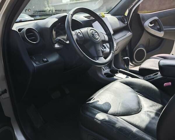 Бежевый Тойота РАВ 4, объемом двигателя 2 л и пробегом 240 тыс. км за 11799 $, фото 39 на Automoto.ua