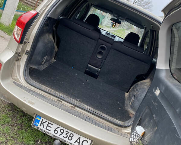 Тойота РАВ 4 2007 в Апостолове на Automoto.ua Бежевый Тойота РАВ 4, объемом двигателя 2.2 л и пробегом 192 тыс. км за 9000 $, фото 3 на Automoto.ua