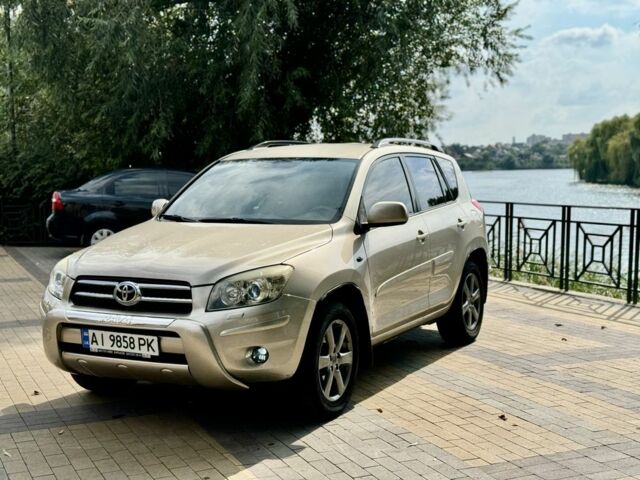 Бежевий Тойота РАВ 4, об'ємом двигуна 2 л та пробігом 233 тис. км за 8900 $, фото 1 на Automoto.ua