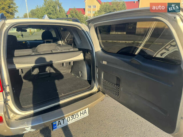 Бежевый Тойота РАВ 4, объемом двигателя 2 л и пробегом 249 тыс. км за 9500 $, фото 12 на Automoto.ua