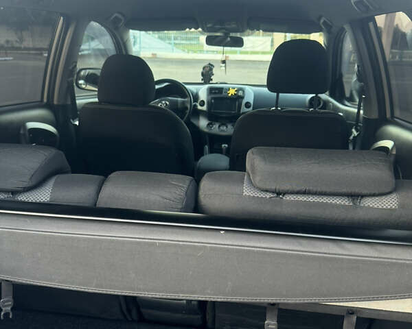 Бежевый Тойота РАВ 4, объемом двигателя 2 л и пробегом 249 тыс. км за 9500 $, фото 18 на Automoto.ua