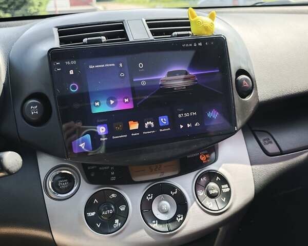 Бежевый Тойота РАВ 4, объемом двигателя 2 л и пробегом 240 тыс. км за 11799 $, фото 66 на Automoto.ua