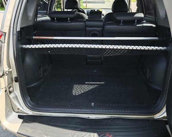 Бежевый Тойота РАВ 4, объемом двигателя 2 л и пробегом 240 тыс. км за 11799 $, фото 58 на Automoto.ua