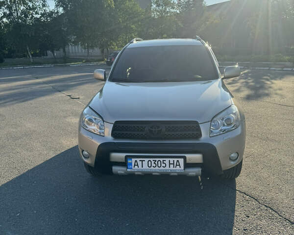 Бежевый Тойота РАВ 4, объемом двигателя 2 л и пробегом 249 тыс. км за 9500 $, фото 15 на Automoto.ua