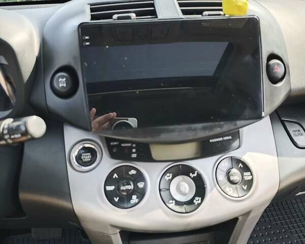 Бежевый Тойота РАВ 4, объемом двигателя 2 л и пробегом 240 тыс. км за 11799 $, фото 45 на Automoto.ua