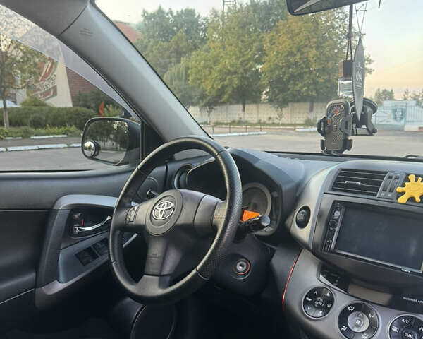 Бежевый Тойота РАВ 4, объемом двигателя 2 л и пробегом 249 тыс. км за 9500 $, фото 6 на Automoto.ua